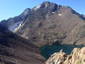 Vista desde el Collado de Tebarray. A la izquierda, el camino al Cuello del Infierno