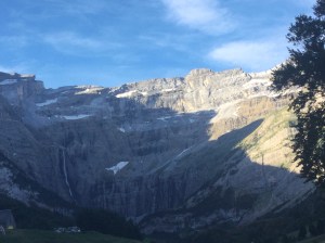 Circo de Gavarnie. Al fondo, a la derecha, la catarata.