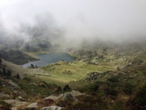 Niebla mañanera en el Estany de Muntanyó.