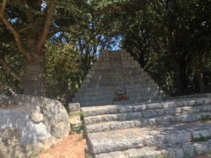 Monumento al exilio en el Coll de Manrella